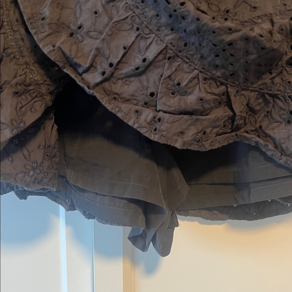 American Eagle Eyelet Skort - Picture 3 of 5